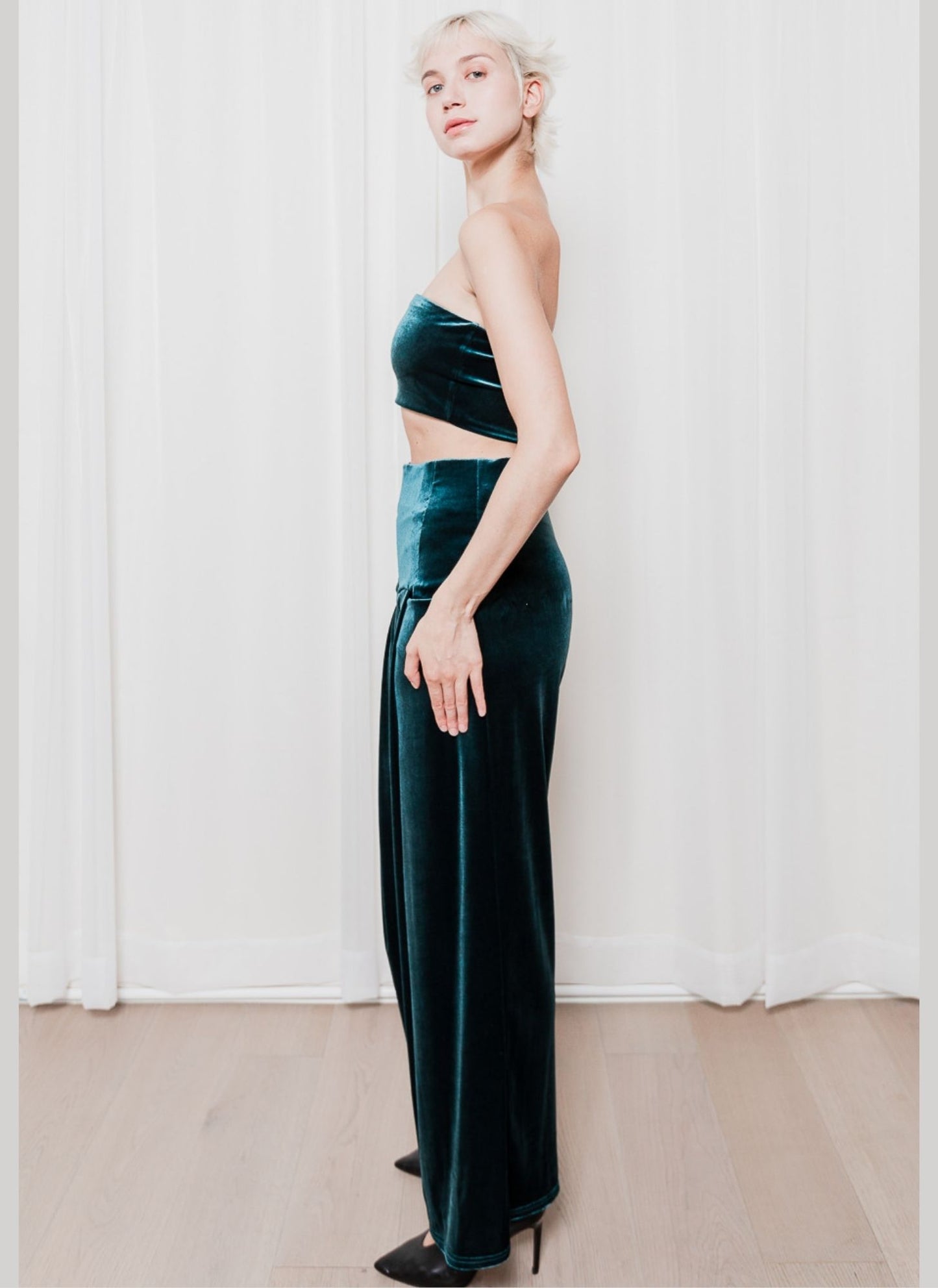 Tube top with origami soft velvet pants